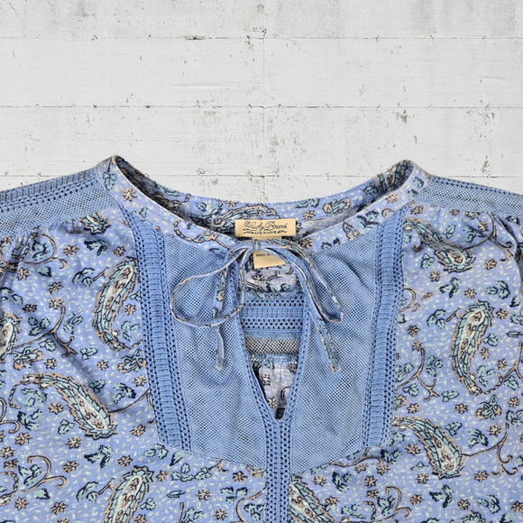 Y2K Lucky Brand Powder Blue Paisley Cap Sleeve V Neck Boho Blouse Size Medium - Picture 2 of 8